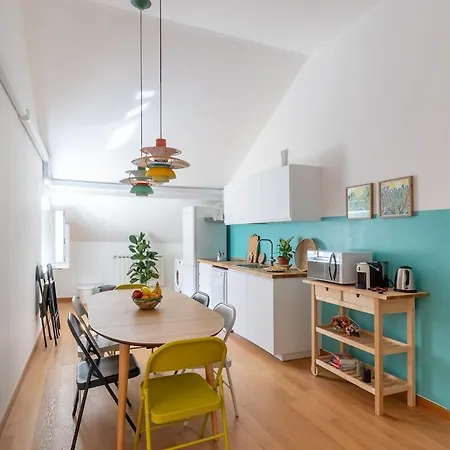 Large Apartment *